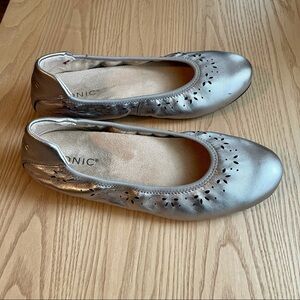 Vionic Geneva Metallic Pewter Flats